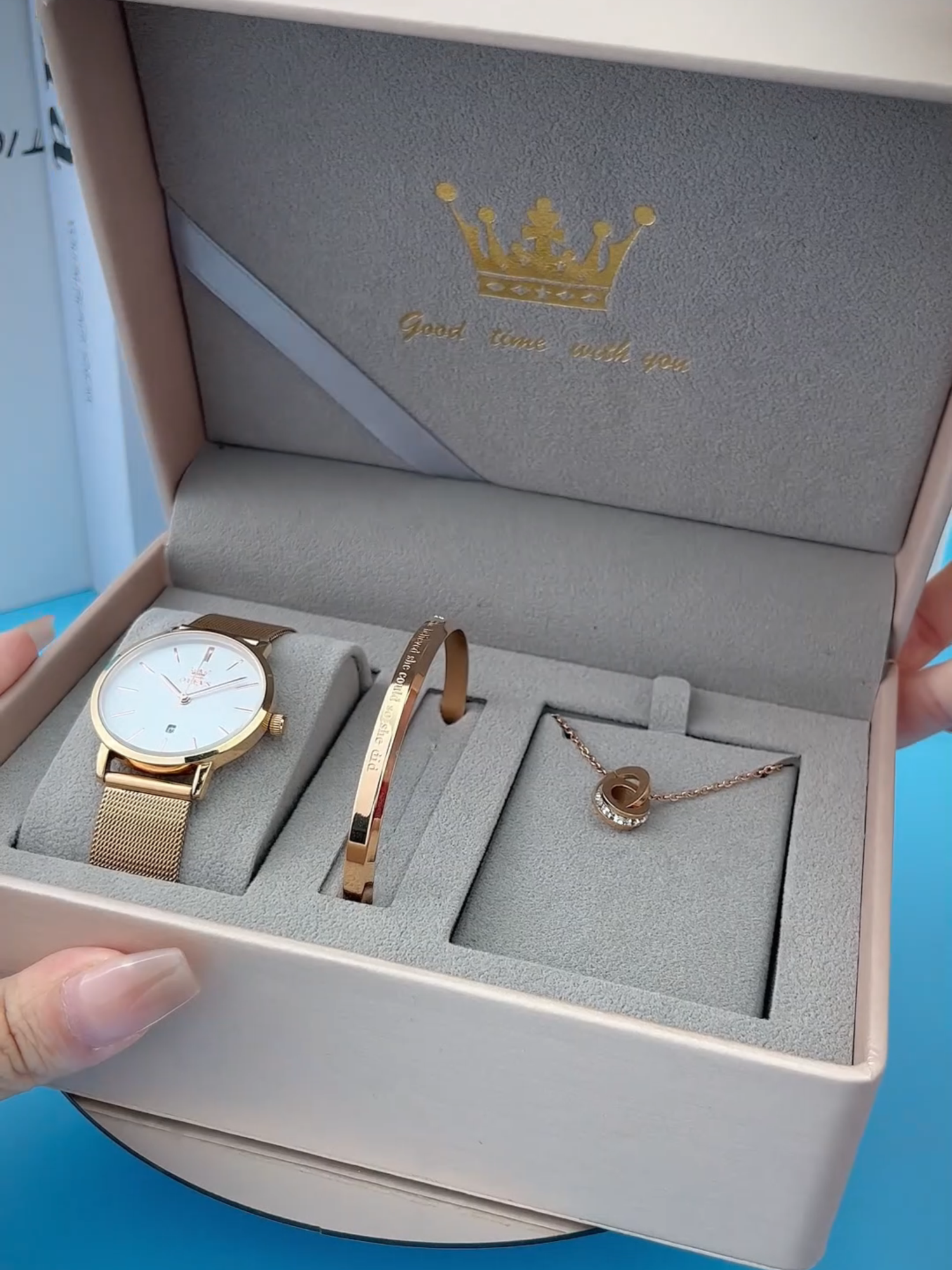 Elegance and temperament, starting from the OLEVS gift box。#นาฬิกาผู้หญิง #นาฬิกาข้อมือหญิง #นาฬิกา ##women #watch #fashion #gift #1111ช้อปสุดมันส์วันเลขเบิ้ล