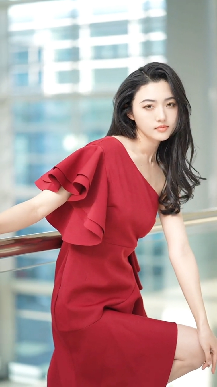 Bộ sưu tập thời trang màu đỏ mùng 1 đầu tháng. chúc mọi người cả tháng may mắn#fashion #girl #model #nhachaymoingay 