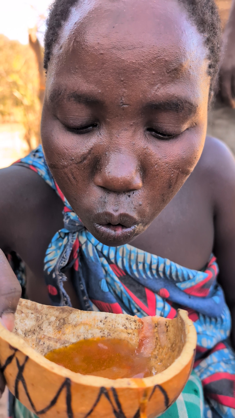 Hadza women making a breakfast middle of nowhere So delicious One 😋😍#africatribes #villagelife #hadzabetribe #USA #tiktok 