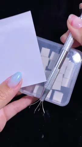 Use sponges gel with claw clamp and sponges.There is a set containing all the necessary items, which can be found in my showcase🛒🛍️#nails #nailart #nailsdesign #nailtutorial #nailsartvideos #nailtech #fyp 