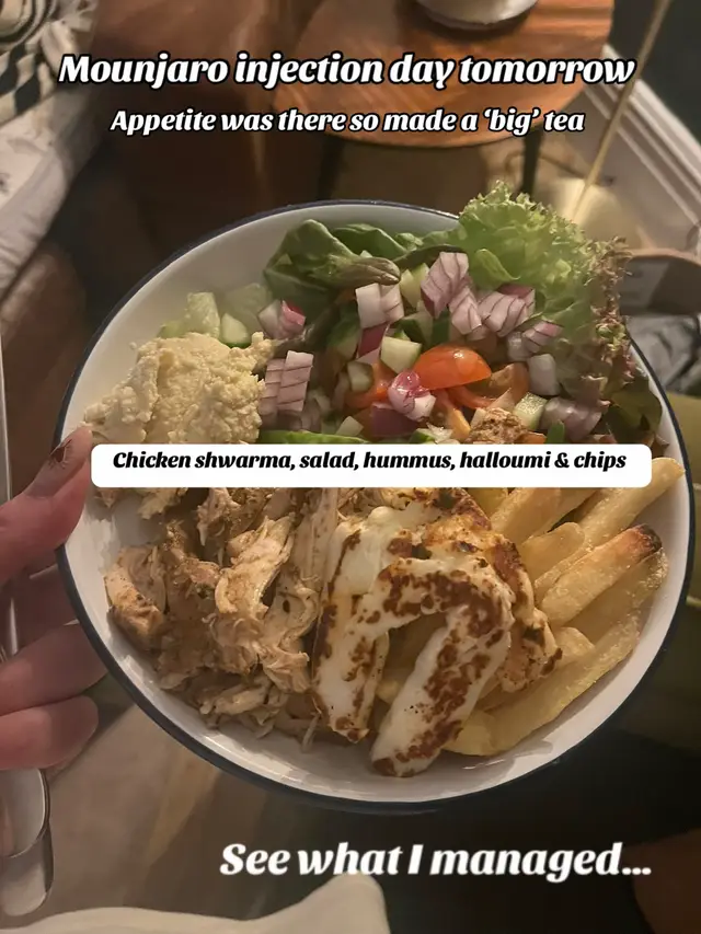 Always so much hope when it comes to eating a full meal I enjoy! The plate was about a third salad - I prioritsed the protien and veggies and got left with the chips. I am injecting today.  I am around 24lbs down since starting. i am a ‘slow responder’ losing 1-2lbs per week #mounjarojourney #mounjaromeal #mounjaromum