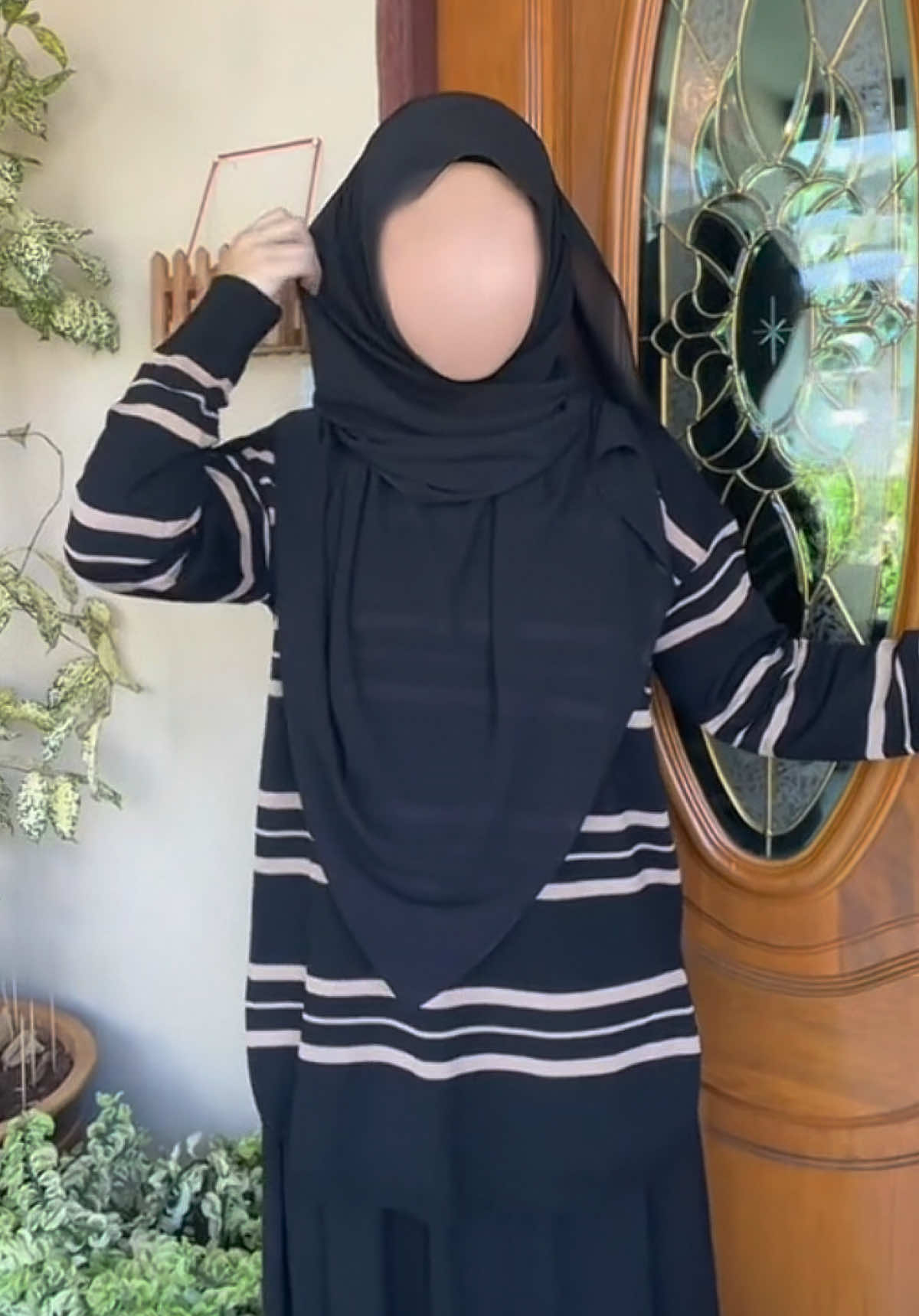 bestt sangatt knitwear stripes nii!! sumpah tak gatal lansung😭🫶🏻 kain pun selesa & tak panasss!! sesuaii pakai dengan skirt / seluarr🥹☝🏻#fyp #shouldbeme #xyzbca #hijrah #hijrahyuk #istiqomah #stripeshirt #knitwearstripe #knitwearmurah #blouseknitwear #blousemurah #blousemuslimah #outfit #outfitinspo #outfitideas #outfitinspiration #ootdhijab 