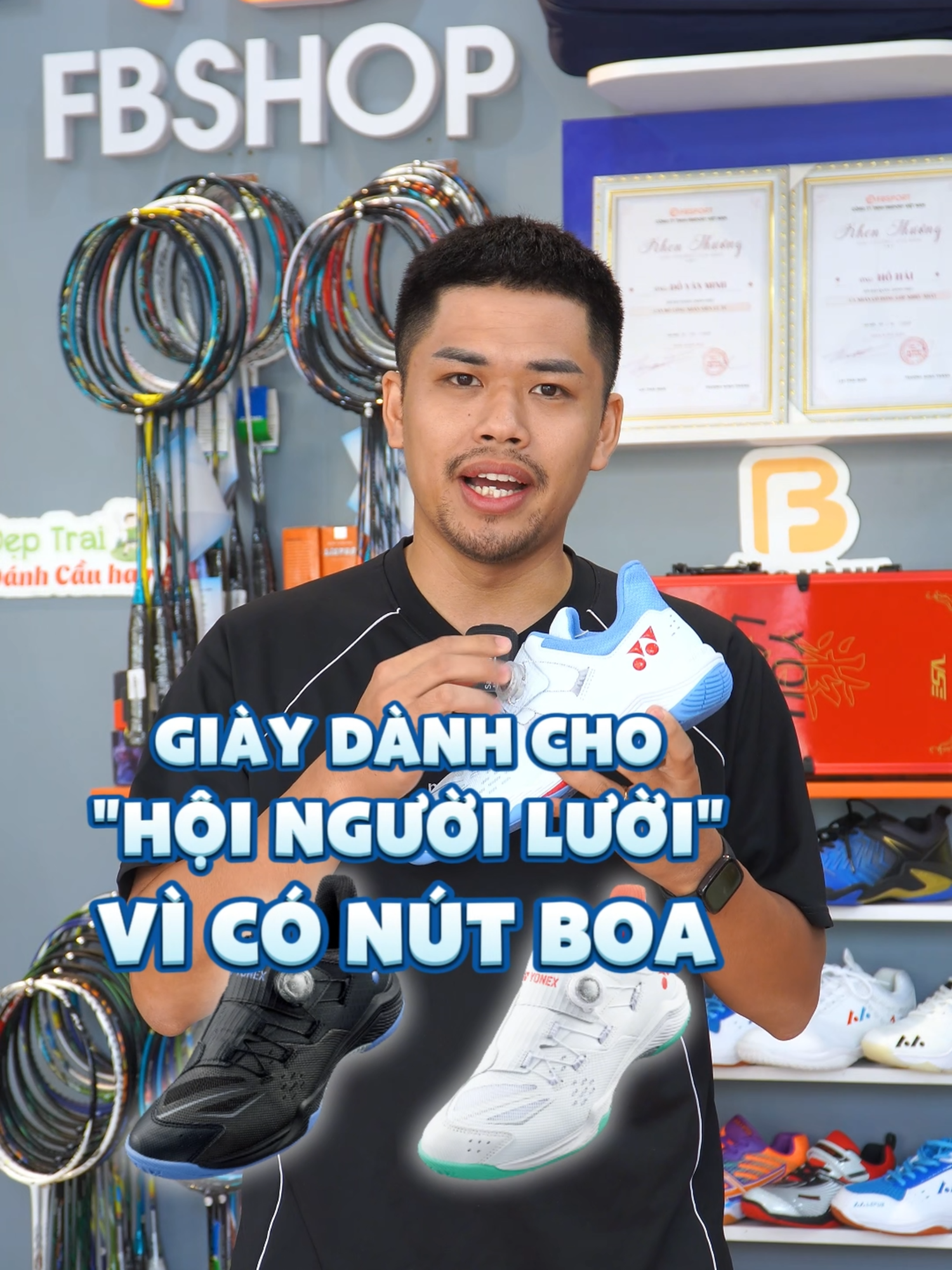 Top Vợt nhiều rồi, qua Top giày cầu lông bán chạy nhất tại Fbshop nhé mọi người. #fbshop #caulong #badminton #giaycaulong #xuhuong2024