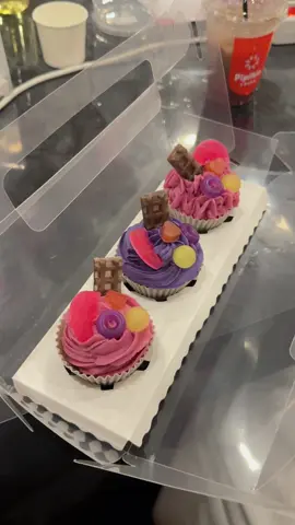 Sabun cupcakeee, tahan tahan ini bukan makanannn #handmadesoap #soapmaking #soapmakersoftiktok #coldprocesssoap 