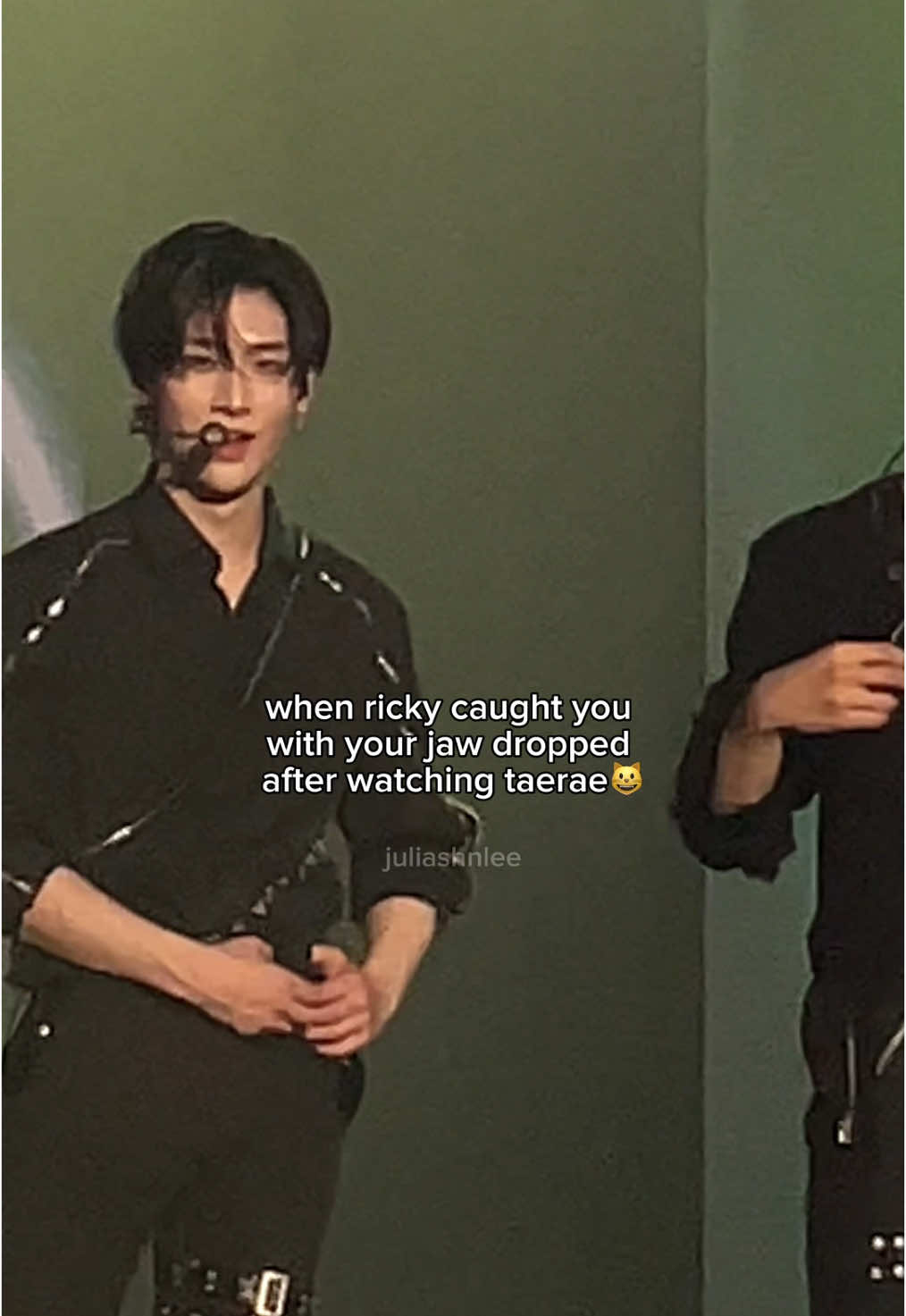 got teased by ricky would be one of my biggest achievements as a zerose😹🙈  i mean look at taerae!?? how can someone be that attractive just by drinking water😭🤸‍♂️ #ZEROBASEONE #ZB1INJAKARTA #ZEROBASEONEINJAKARTA #TIMELESSWORLD_in_Jakarta #taerae #ricky #zerose 