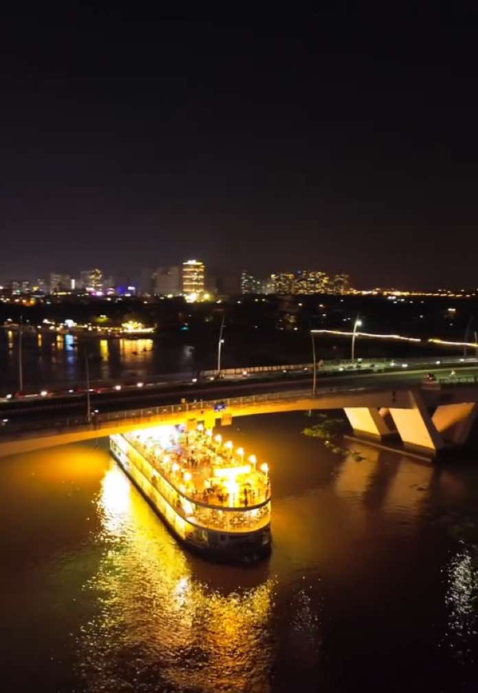 BENTHANH PRINCESS dinner boat in Ho Chi Minh City, Saigon. Video by DJI MINI 3 drone. #saigon #hochiminhcity #neodrone29 #benthanhprincess #djimini3