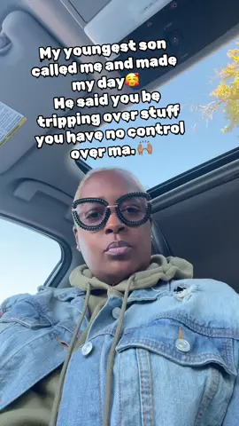 Check out @clcbam for the frames. Happy Friday! #fyp #singwithshonna #firstofthemonth 