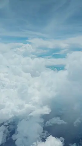 Mentahan Background Lautan Awan di Langit #langitaesthetic #langit #backgroundlangit #sky #mentahanvideoawan #fyp #videoaesthetic  #mengaparonyparulian #ronyparulian 
