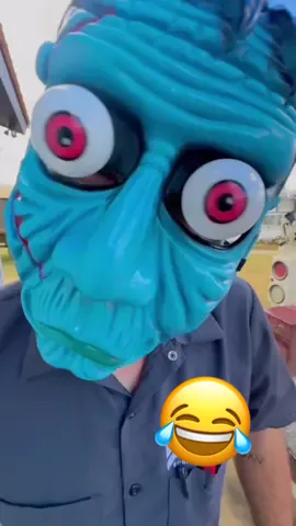 Super fan from Mars!! This is too much!! Blew the phone straight out the hand 😂 #fyp #dadsoftiktok #fan 