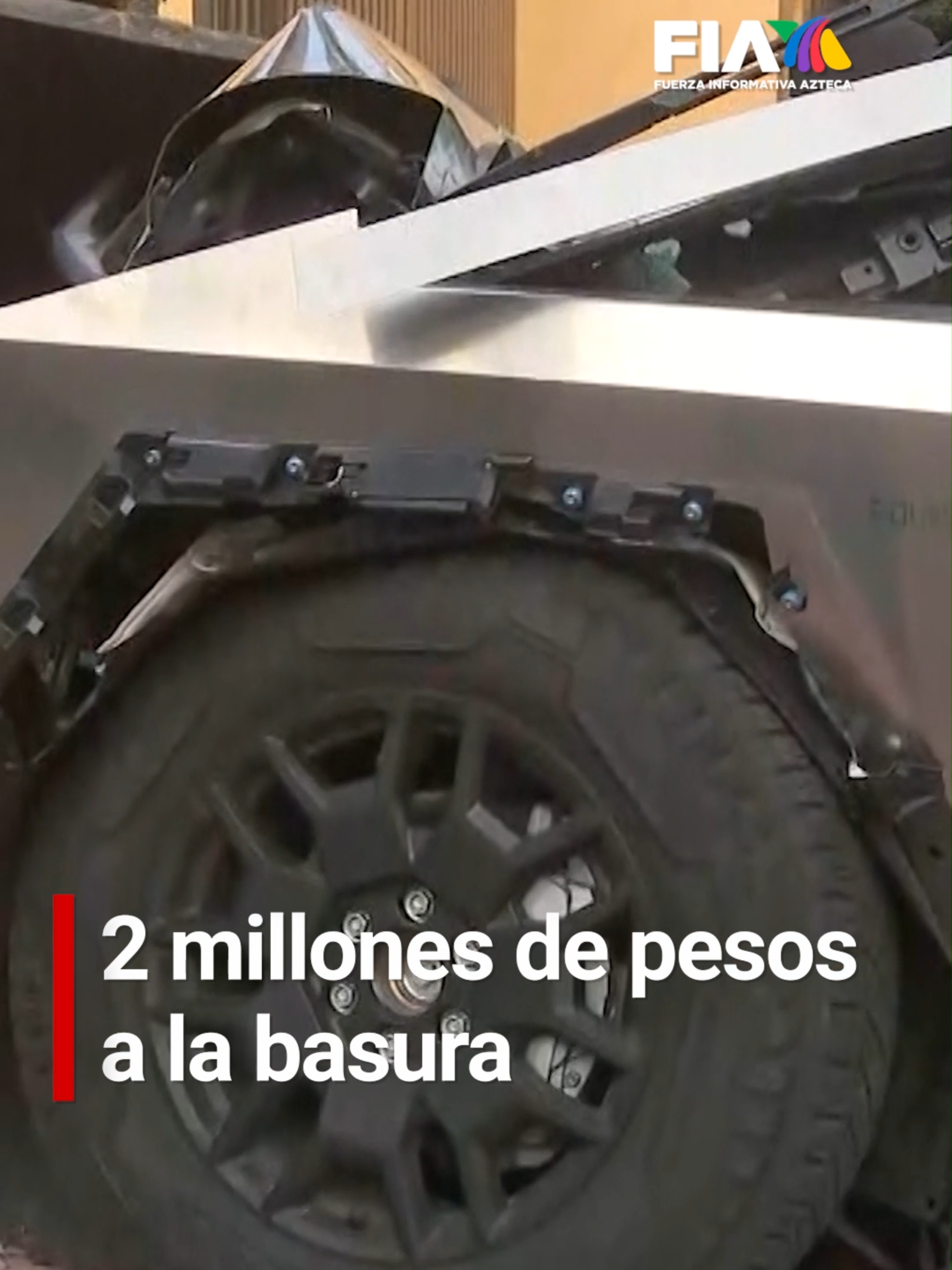 Una más de mi México mágico... El conductor de una camioneta valuada en más de 2 millones de pesos chocó contra una casa y tiró un zaguán en la esquina de las calles de la colonia San Miguel Chapultepec, alcaldía Miguel Hidalgo. No hubo heridos. El reporte de @isidrocorroen #LosRuizLara  #AztecaNoticias #TikTokInforma #LoDescubríEnTikTok #TikTokMeHizoVer