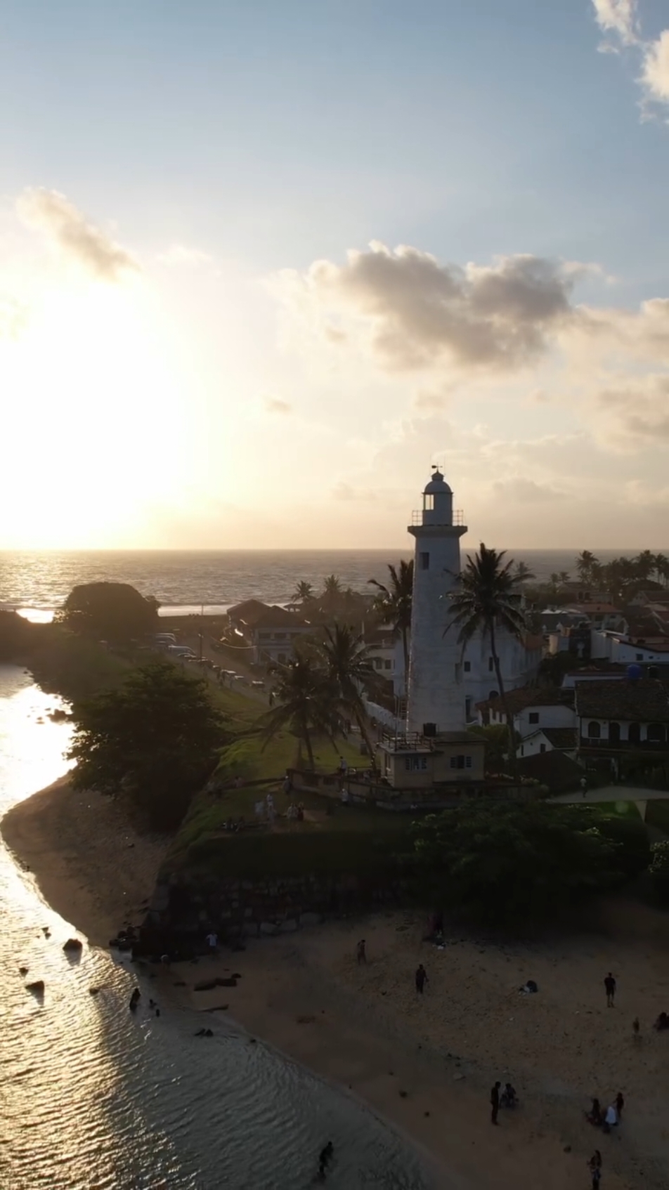 where is this ?🕊 . . . . . . #for #fyp #sunsetvibes #sunsetlover #sunsets #srilankatrip🇱🇰 #tripsrilanka #trippingsrilanka2025 #trippingsrilanka #travelsrilanka2025 #travelsrilanka2024 #srilankan #downsouth🇱🇰 #gallefort #gallefortsrilanka #gallefort🇱🇰🤙🏻 #resihine #resihinema