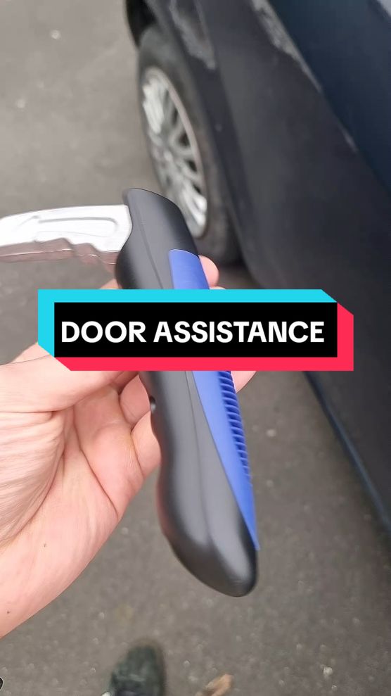 #disability #cargadgets #carhacks #spotlight I can't stop talking about this door assistance handle!!