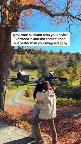 Vermont during the fall needs to be on your USA bucket list! 🍂🧦🚐❄️ From the colorful fall leaves, to the cute towns straight out of a storybook, and the most delicious locally sourced cuisine, Vermont is a fall fairytale that you will want to revisit over & over! Plus Mother Nature really showed out and surprised us with SNOW in October - a very rare & beautiful sight for this time of year 🍁🌨️ #visitvermont #stowevermont #fallaesthetic #vermont #USTravel #couplestravel #autumn #foliage 