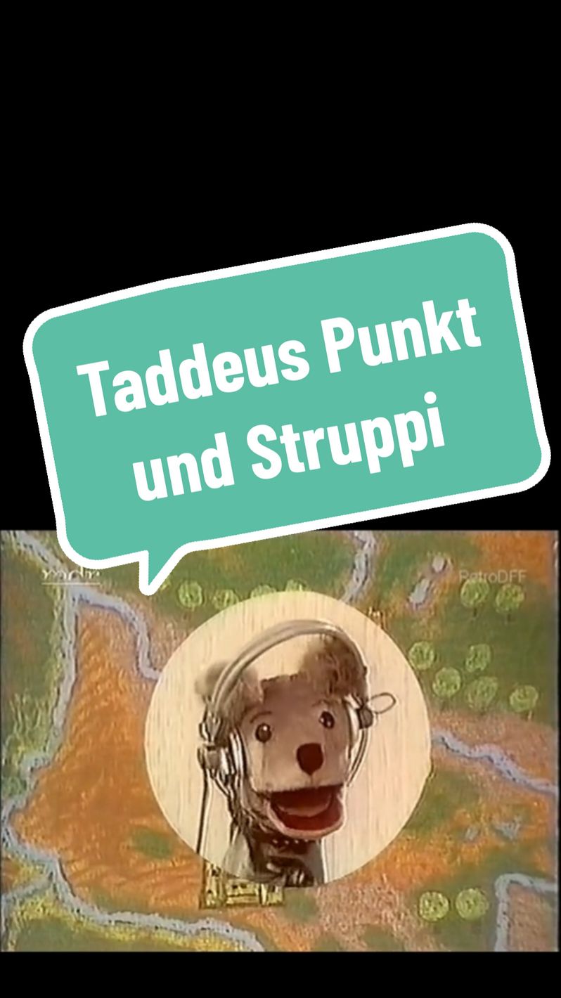 Am 11. Juni 1959 trat Taddeus Punkt zum ersten Mal im DDR-Fernsehen auf. Der Auftakt von einer rauschenden TV-Karriere: Jahrelang trat Heinz Fülfe in der Rolle auf, gekleidet mit seinem Künstlerkittel, auf dem Kopf eine Baskenmütze, an der Hand den Handpuppen-Hund Struppi. 400 Mal erzählte er seine Geschichten. Aber: Wer war Heinz Fülfe – und was wurde aus ihm, als mit der Wende auch das DDR-Fernsehen endete? Heinz Fülfe wurde 1920 im sächsischen Freiberg geboren. Er wuchs unter anderem in Elsterwerda auf, legte sein Abitur in Pirna ab und absolvierte später seine Lehre als Bühnenbildner beim Dresdner Staatstheater. Während des Zweiten Weltkrieges diente er als Soldat, geriet in Gefangenschaft. Nach dem Krieg kehrte er in seine Heimat Sachsen zurück, arbeitete fortan als Maler und Puppenspieler. Zusammen mit Wolfgang Hensel gründete er die „Pirnaer Puppenspiele“ in der sächsischen Stadt Pirna, spielte dort auch erstmals den Hund Struppi. Seit den 1950er-Jahren trat Fülfe mit seinen Puppen auch regelmäßig im DDR-Fernsehen auf. Er schrieb Manuskripte – insgesamt 900 Stück sollen es gewesen sein. Auf der Festung Königstein in der Nähe von Pirna betrieb er ein kleines Fernseh-Atelier, gemeinsam mit seiner Frau Ingeburg. Hier bereitete er seine Sendungen vor. Zu den bekanntesten Puppen, die Fülfe im Fernsehen der DDR spielte, gehören auch die Geschwister „Flax und Krümel“, ab 1955 erweckte er sie zum Leben. Auch Charakteren wie Frau Elster lieh Heinz Fülfe die Stimme. Der große Durchbruch kam dann ab 1959 mit Hund Struppi und Taddeus Punkt: Fülfe trat als Schnellzeichner auf, zeichnete mit Kohle Bilder auf weißes Papier, erzählte dazu Geschichten – und lieh als Bauchredner dem Hund Struppi die Stimme. Außerdem immer mit dabei: Sei berühmter, etwa 40 Zentimeter langer Zauberbleistift. Im Laufe der Jahre wurde Taddeus Punkt zu einer der wichtigen Figuren im Fernsehen der DDR. Heinz Fülfe wurde für seine Leistungen 1961 mit dem Nationalpreis der DDR geehrt. Als das DDR-Fernsehen nach der Wende abgewickelt wurde, verschwand auch der berühmte Schnellzeichner mit seinem Hund Struppi von der Mattscheibe. Ein Karriere-Ende war das für Heinz Fülfe aber noch lange nicht! Mit seiner Frau Ingeburg zog er durchs Land, trat unter anderem in Schulen und Kindergärten auf. Und: Er war bekannt und beliebt! „Wenn er nach einer Vorstellung in einem Lokal zum Essen war, kamen oft Kinder an den Tisch und baten ihn um Autogramme“, erinnerte sich sein Sohn Andreas Fülfe. Seine letzten Auftritte hatte Heinz Fülfe am 14. Oktober 1994 in Zittau und drei Tage später in einer Grundschule in Wittenau. Am 5. Dezember 1994 starb der Puppenspieler im Alter von 74 Jahren in Berlin – beigesetzt wurde er auf dem Georgen-Parochial-Friedhof II. Übrigens: Seine Frau Ingeburg Fülfe gab ihm laut Berichten den berühmten Zauberbleistift von Taddeus Punkt mit ins Grab. Seinen Hund Struppi gibt es noch - zuletzt war die berühmte Puppe unter anderem in einer Puppentheater-Schau im Stadtmuseum Pirna zu sehen. #ddrkinder #kinderfernsehen #ddr #Ostalgie #struppi #Pirna #puppentheater #hunde #taddeus #retro #sandmännchen