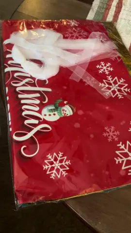 Now that halloween is over…🎄#christmas #wrappingpaper #wrappinghacks #christmasgiftsideas #christmasgiftbag #christmasgiftbaskets 