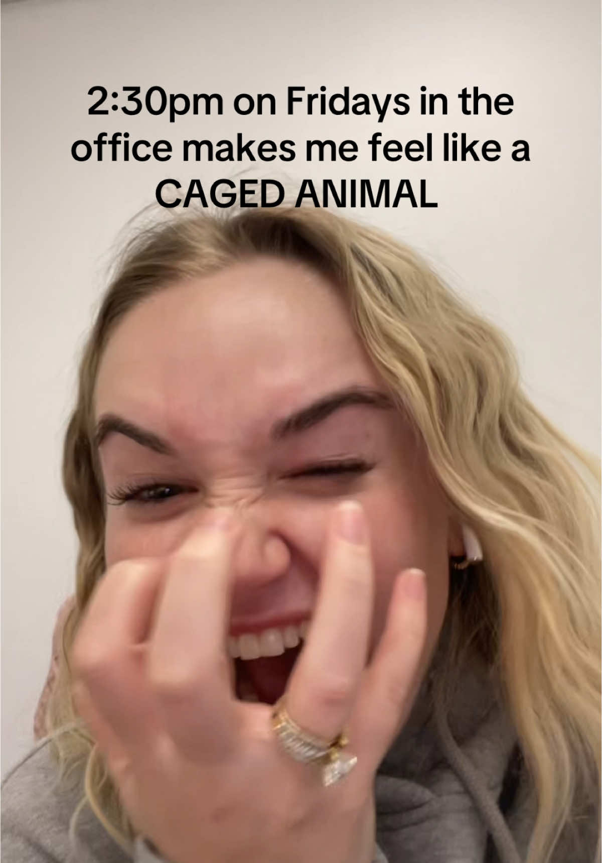 i need to go outside. i need to see the sun and breathe the outdoor air. i need to frolic. i need to not be here I NEED TO LIVE  #9to5life #officehumor #fridaynight 