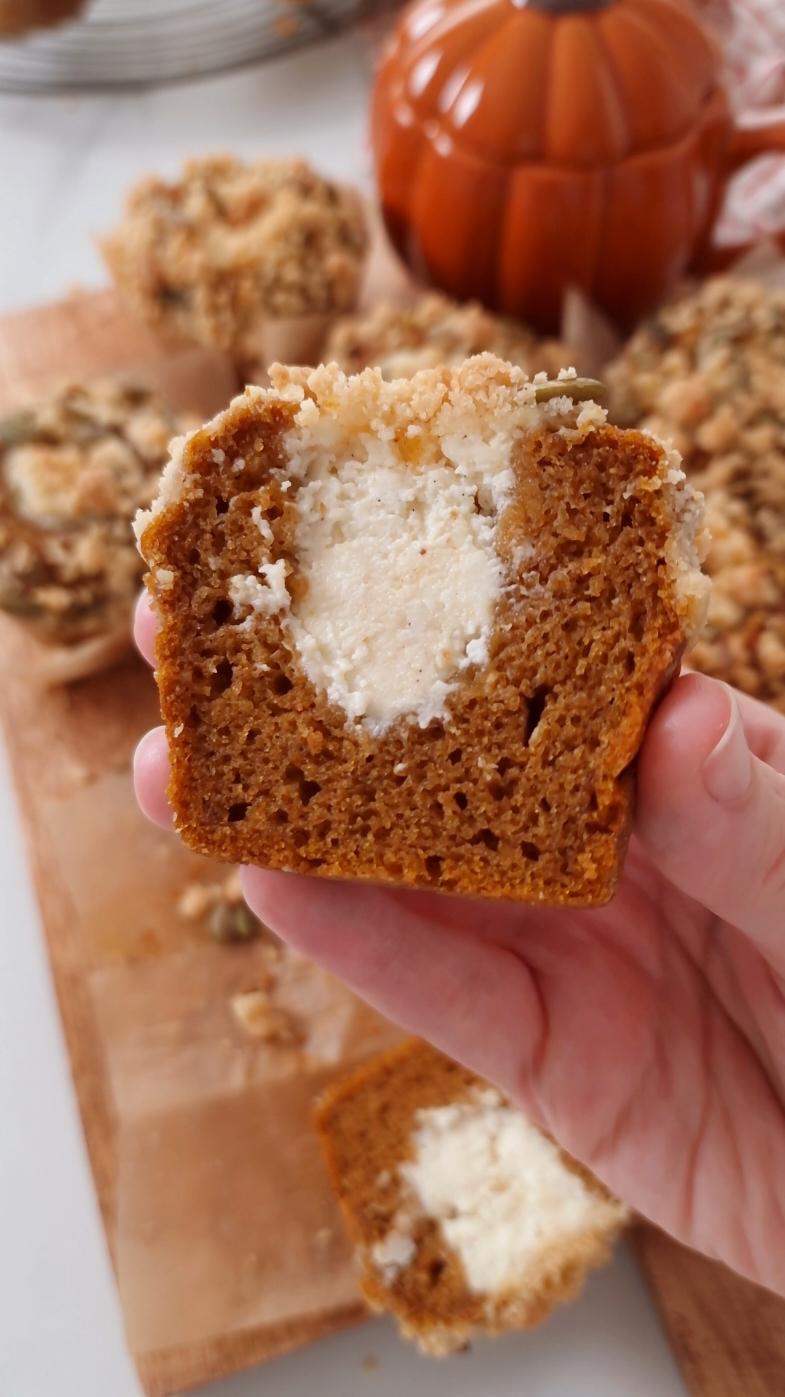 gluten-free pumpkin cream cheese muffins 🎃🫶 soft, moist pumpkin muffins stuffed with a creamy vanilla cream cheese filling and topped with a crisp, buttery crumble topping – and they're sooo easy to make!! #pumpkinmuffins #pumpkinseason #muffins #glutenfree #baking 