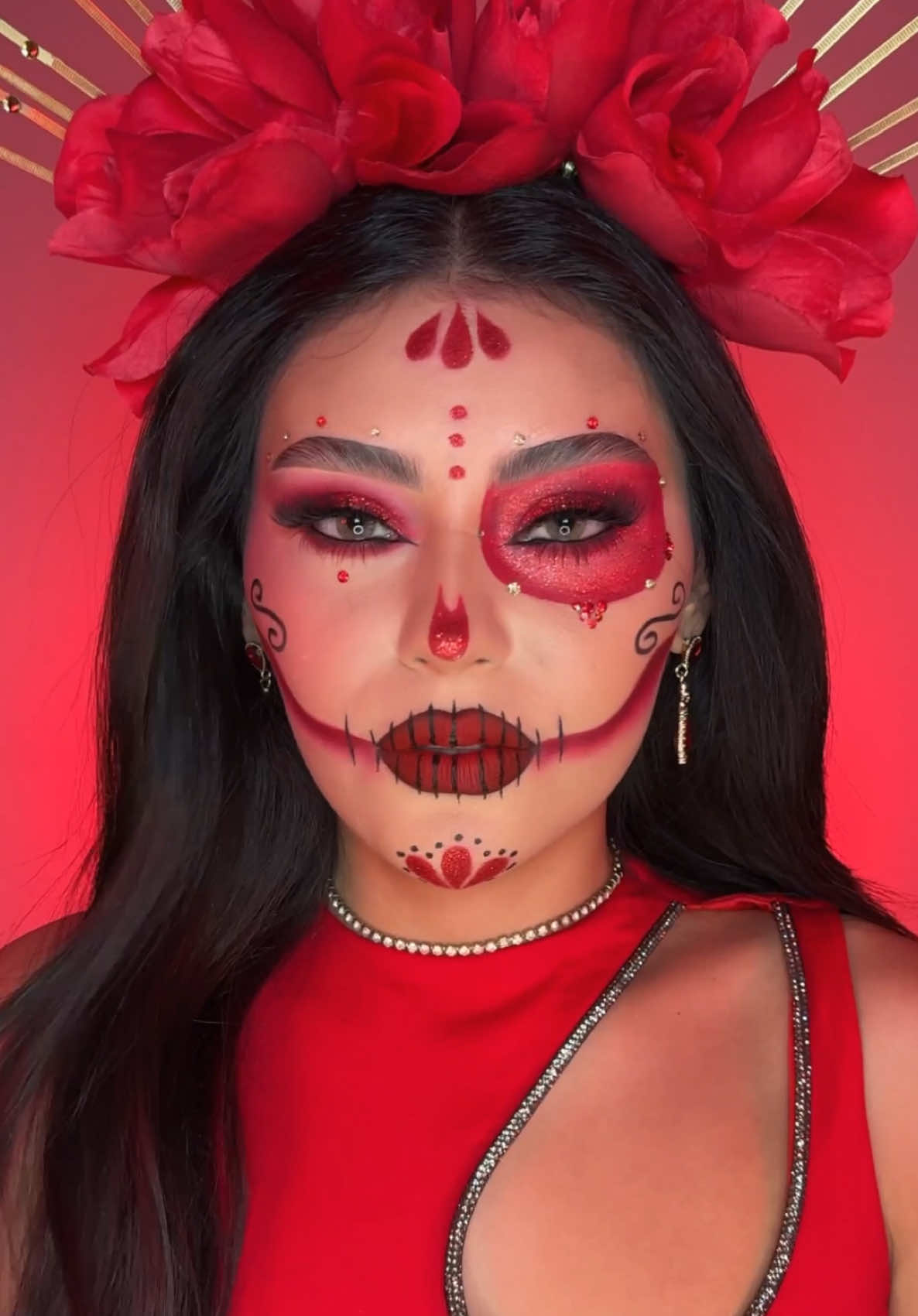 Respuesta a @deelimendez Porque lo pidieron, Catrina roja💀🌹 Se ha vuelto mi favorita y la tuya? #catrina #makeup #fyp #catrinamakeup 