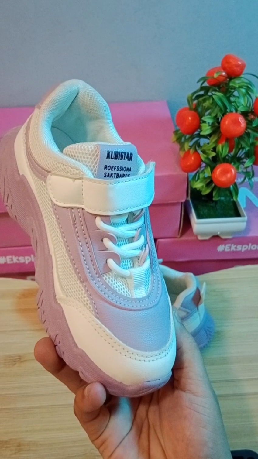 Lentur, ringan, empuk, dan cocok banget di pake aktifitas apa aja #sepatu #sepatuanak #Sepatu Anak Sd Perempuan 33 #sneakers #sepatumurah 