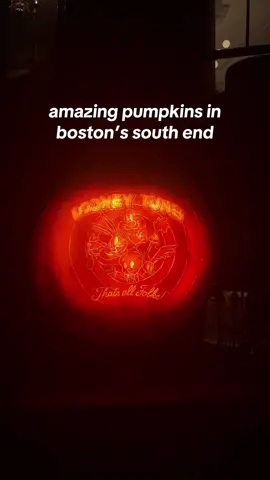 #bostontiktok #boston #southend #halloweenboston #bostonhalloween #looneytunes #BugsBunny #pumpkincarving 