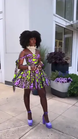 Bombastic side eye! 😂🙄 Dresses: @shop.troymassa  Accessories: @trufacebygrace