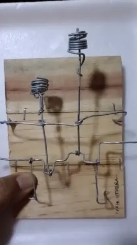 Modelo de mecanismo cigueñal biela y pistón #piston #mechanism #alambre