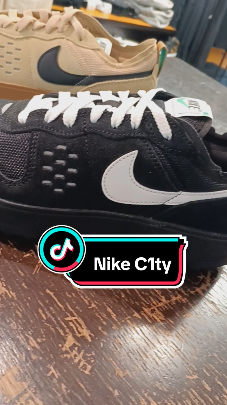 Quick Look @ the new Nike C1ty just in time for the autumn breeze #sneakers #nike #fallaesthetic #sneakerhead #Outdoors