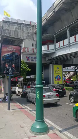 นั่ง BTS หมอชิตไปเอกมัย#หมอชิต #กรุงเทพอภิวัฒน์ @เที่ยวกับ ทองแดงออนทัวร์ 