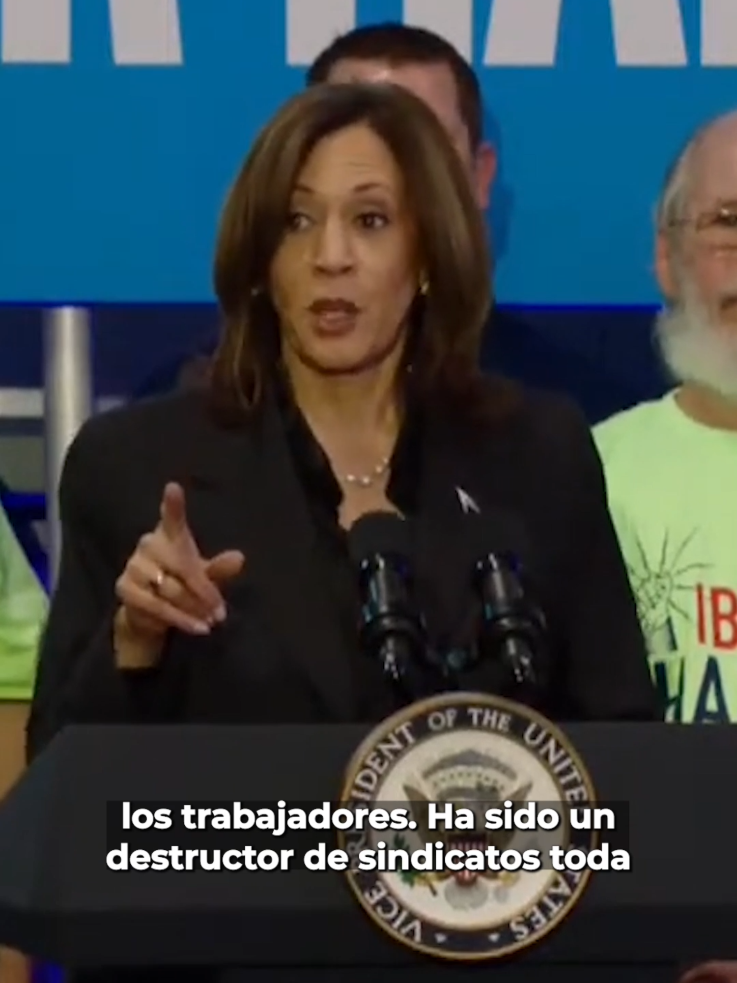 Donald Trump hace bromas sobre despidos masivos de los trabajadores en huelga: Kamala Harris. #Latinus #InformaciónParaTi