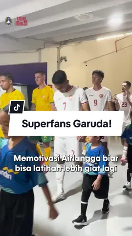 🦅 𝐒𝐮𝐩𝐞𝐫𝐟𝐚𝐧𝐬 𝐆𝐚𝐫𝐮𝐝𝐚! 🤝 🆚 Australia 🛣️ 𝟏,𝟔𝟕𝟓 𝐊𝐌 🗺️ Dompu — Jakarta 🙋🏻‍♂️ Airlangga Gusti Prananda (10th) Batas pendaftaran #PendampingGaruda: 𝟔 𝐍𝐨𝐯𝐞𝐦𝐛𝐞𝐫 📝 Link pendaftaran: s.id/pendampinggaruda 🔗 ‣ #BersamaGaruda 