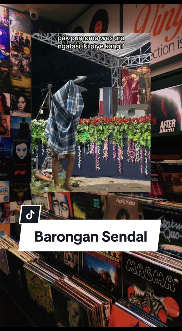 Barongan Sendal, sumber video @raden.raden045  #videolucu #musiccomedy #soundviral #barongan 