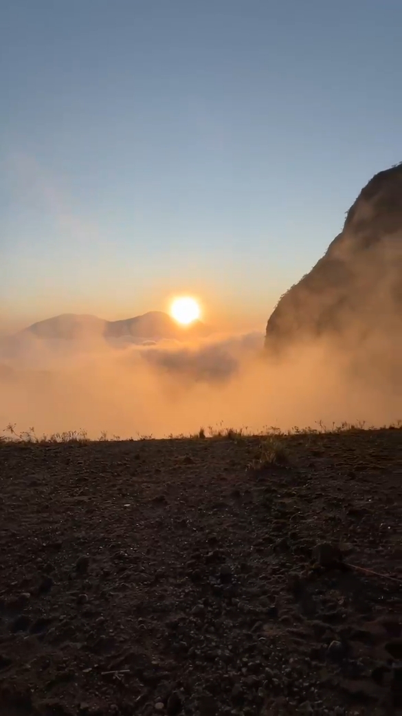 antara menyukai alam atau ada luka yang mendalam :) cr : @rendi_neotech  #pendaki #pendakigunung #pendakiindonesia #gunungkelud #keludviangantang #fyp 