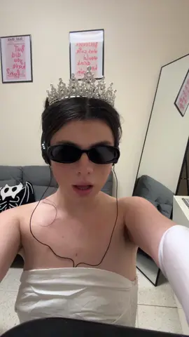 Miss Mia Thermopolis everyone  #halloween #princessdiaries #annehathaway #fyp #foryou 