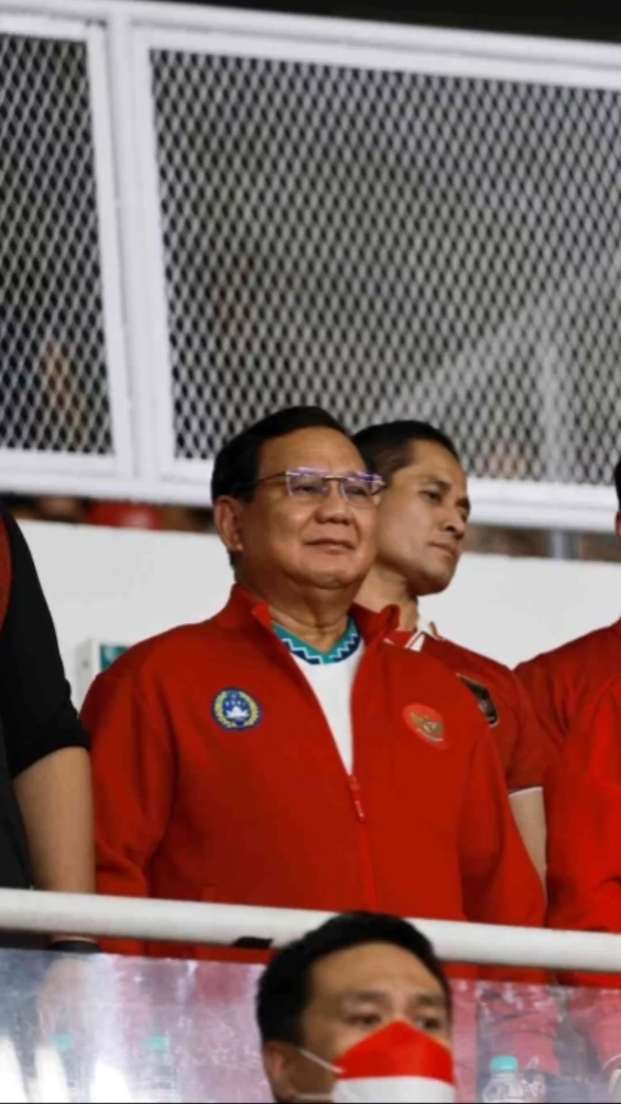 Demi Piala Dunia, Prabowo Dorong Naturalisasi Pemain Keturunan untuk Timnas Indonesia #FootballTiktok #panggilaji #BeritaBola #354 #Prabowo #pemainketurunan #TimnasIndonesia 