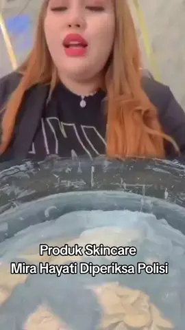 Polda Sulawesi Selatan (Sulsel) menyita produk kosmetik atau skincare milik Mira Hayati dan NRL dan menyerahkan ke Badan Pengawas Obat dan Makanan (BPOM) RI, untuk mendeteksi adanya kandungan zat kimia berbahaya, termasuk merkuri. Seorang pejabat Ditkrimsus Polda Sulsel membenarkan terkait produk skincare milik Mira Hayati dan NRL telah diamankan dan sampelnya dikirim ke BPOM RI. Hal itu, kata dia, merupakan tindak lanjut kerja sama Kepala BPOM RI, Taruna Ikrar dan Kapolda Sulsel Irjen Pol. Yudhiawan, untuk menuntaskan masalah mafia kosmetik yang marak terjadi di wilayah Sulsel. Ini yang (produk skincare) Mira Hayati operasinya (razianya) memang kemarin. Terus kita sudah ambil barangnya untuk di kirim ke BPOM untuk di cek (mengandung merkuri atau tidak),