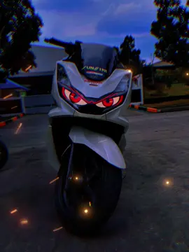 #pcx160  #viralvideo  #lampumatakedapkedip  Cumaa badut ygyg🤡