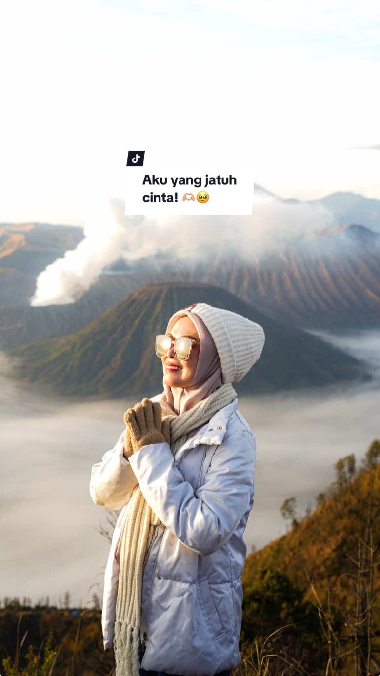 Maksudnya divideoin kayak gini kan kak? 🤭 Booking trip/dokumentasi ke Bromo atau tanya-tanya? Langsung DM aja ya!  #bromo #bromotenggersemeru #bromotrip #bromotour #privatetripbromo #bromomurah #ayokesitu