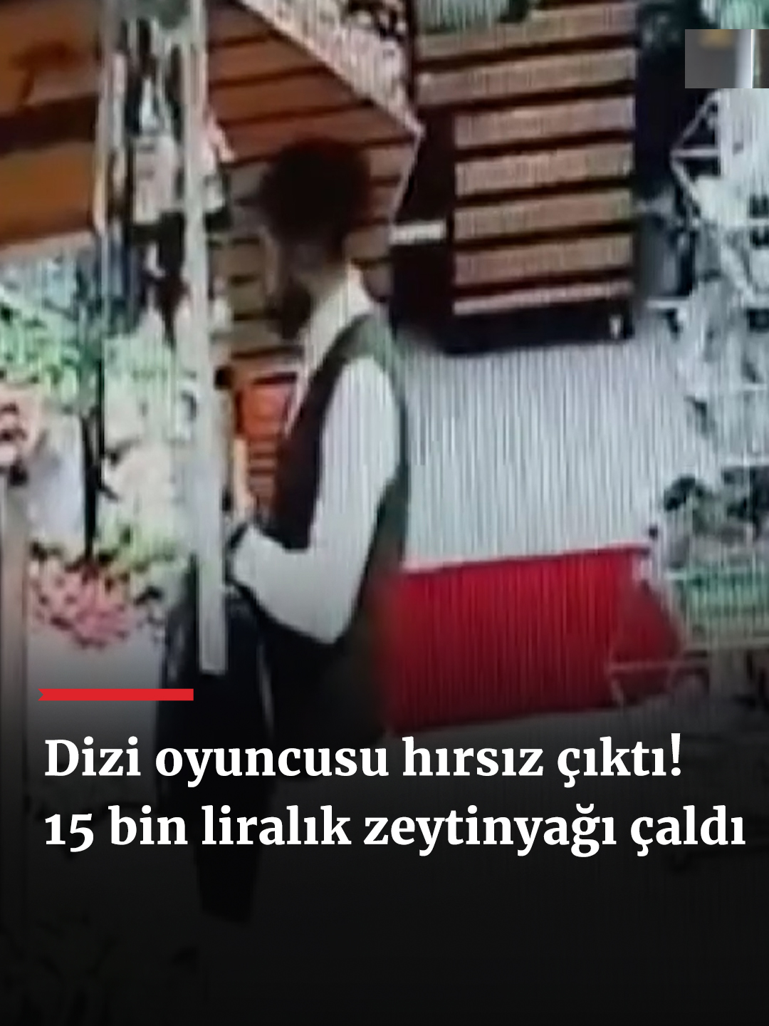 İstanbul'da bir marketten 15 bin liralık zeytinyağı çalınması üzerine harekete geçen ekipler, hırsızın bir dönem oyunculuk yapan Ümit Gündeş olduğunu tespit etti.   Bu gelişme üzerine operasyon başlatan ekipler, Gündeş'i saklandığı adreste yakaladı. #gündem #istanbul