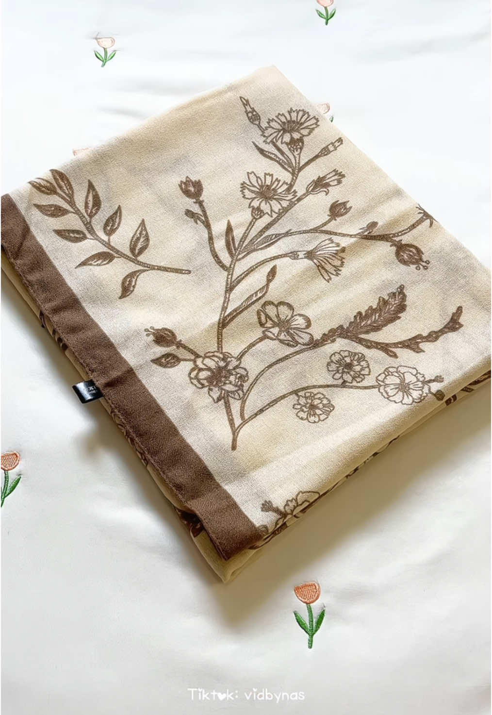 linen cotton shawl 🤎. 