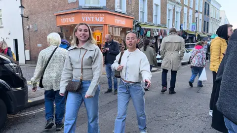 London 🇬🇧 Portobello Road Market 