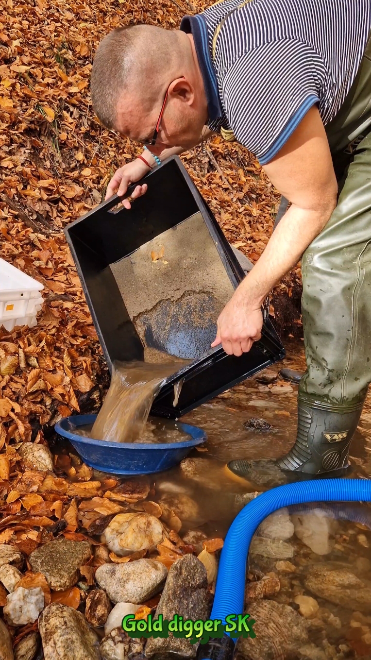 Real Gold Found! Gold Panning Adventure with a Unique Twist #GoldPanning #RealGold #AdventureTime #GoldHunting #UniqueVideo #NatureLovers #ViralTikTok #GoldProspecting #MountainStream #GoldDiggerSK 