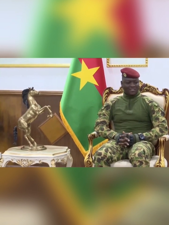 Presiden Burkina Faso Memohon Doa Dari Tokoh Tokoh Wanita Negaranya Agar Militer Burkina Faso Yg Tengah Berjuang Mengatasi Pemberontak Yg Meneror Rakyatnya Selalu Diberi Kekuatan Oleh Nya#burkinafaso #presiden #militer #fyp #afrika 