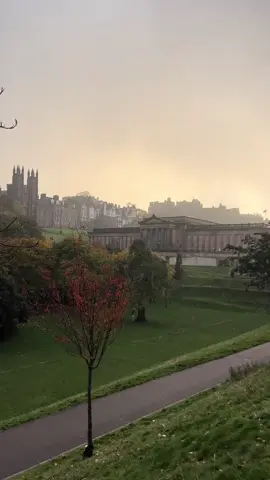 🌈☔️☀️ #rainbow #somewhereovertherainbow #edinburgh #Scotland #travel #fyp #foryou