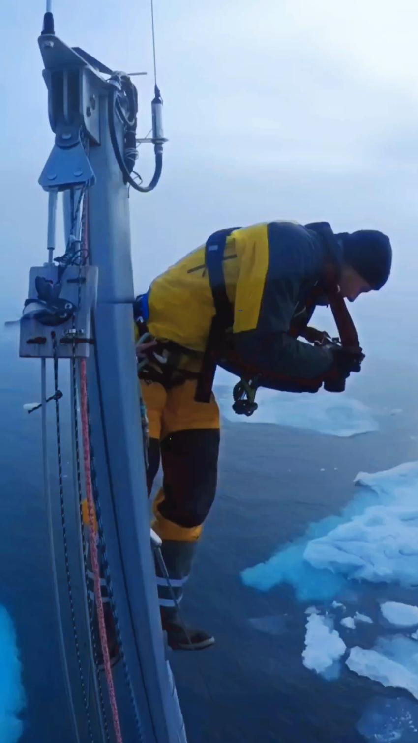 #Capcut so scary north sea 🐋🌊#northsea #bigwaves #ocean #scary #whales #nature #grow #fyp #viral_video #foryo #foryoupag @tiktokIDofficial @TikTok UK 