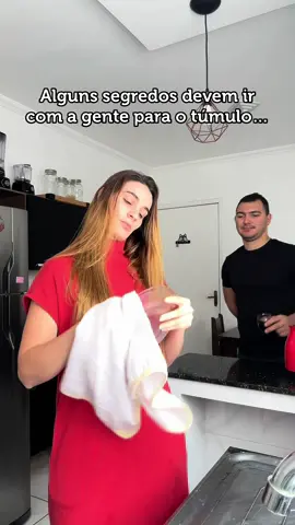 Quando voltei o pano de prato tava no lixo 👀 #casamento #humortiktok #humor #casalfeliz #homensemcasa #homens 