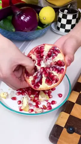 Stainless steel pomegranate peeling tool #fyp #amazonfinds #homegoods #kitchenware #amazondeals 