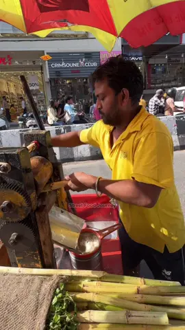 Fresh Natural Juice In Delhi - Indian Street Food 🔍 Business name  Sugarcane Juice  📍Address Delhi, India  💵 Price  50 Rupee/$ 0.60 USD #streetfood #india #viral 