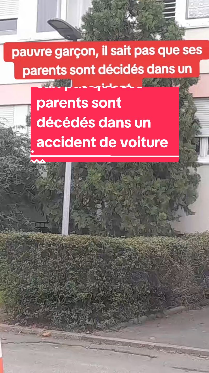 #france #solidarite #accident #fyp # il a perdu ses parents dans un accident de voiture