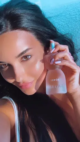 Capturada por el encanto de ‘Sense’ de Georgina—elegancia embotellada. ✨ @Georgina Rodríguez 