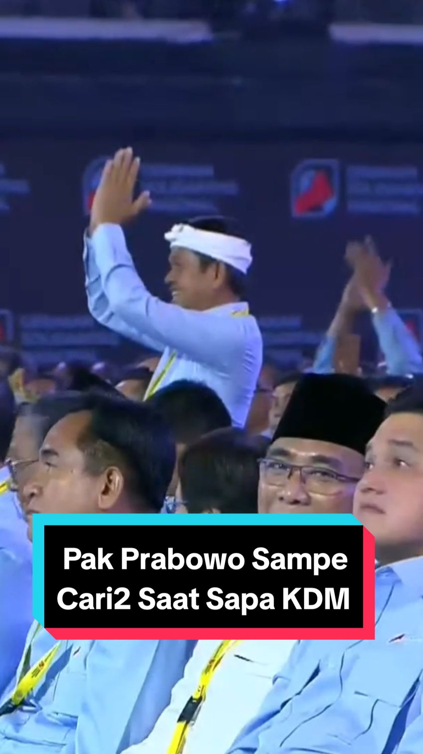 Momen Presiden Prabowo Menyapa Kang Dedi Mulyadi di Acara Gerakan Solidaritas Nasional (GSN). Pak Prabowo Sampe Nyari-nyari Di Mana Kang Dedi Mulyadi, Karena KDM Duduk Di Barisan Belakang.  Begitu Istimewanya Kang Dedi di Mata Pak Prabowo.🥺 Semoga Kang Dedi Mulyadi Menang di Pilgub Jabar dan Bisa Jadi Gubernur Jawa Barat, Aamiin,,, 🤲 #kangdedimulyadi #Prabowo #Gerindra #sahabat  #gerakansolidaritasnasional  #prabowopresiden2024 #pilgubjabar #Jabarjuara #pilkada2024 #jawabarat #dedimulyadi #gibran #jokowi #IndonesiaMaju #kasusvina #fypシ #Viral #trending 